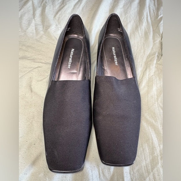 Women’s Naturalizer Size 7.5 Narrow Black Chunky Heel Leather/Fabric Upper Shoes - Picture 1 of 7